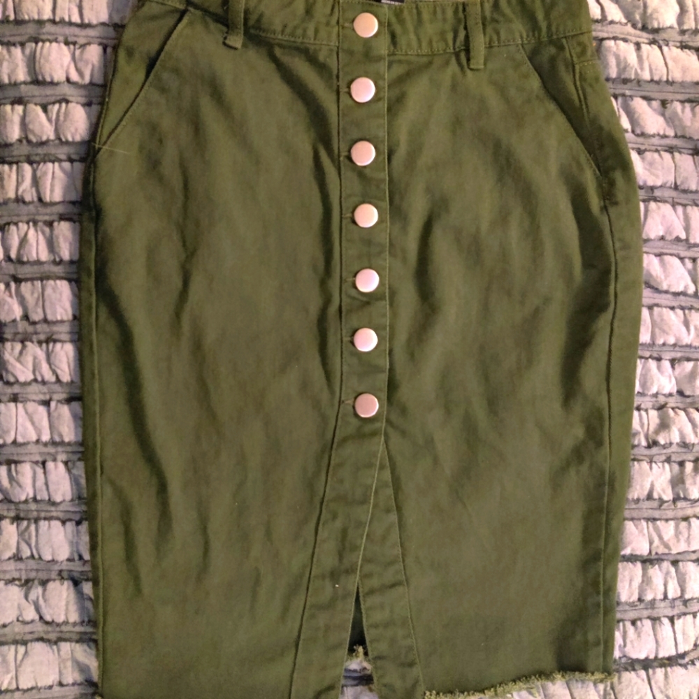 FOREVER 21 olive green denim button skirt size M 27" waist